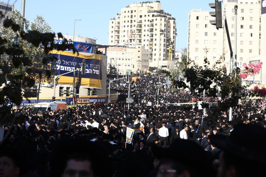 גלריה: רבבות אלפי ישראל מחו בכניסה לעיר הקודש
