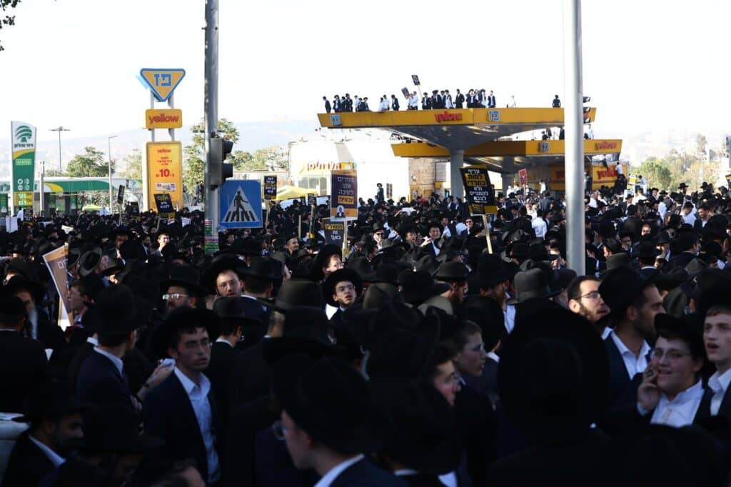 גלריה: רבבות אלפי ישראל מחו בכניסה לעיר הקודש