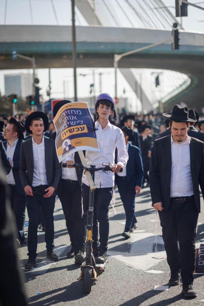 גלריה: רבבות אלפי ישראל מחו בכניסה לעיר הקודש