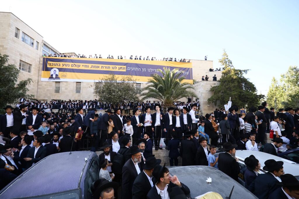 גלריה: רבבות אלפי ישראל מחו בכניסה לעיר הקודש