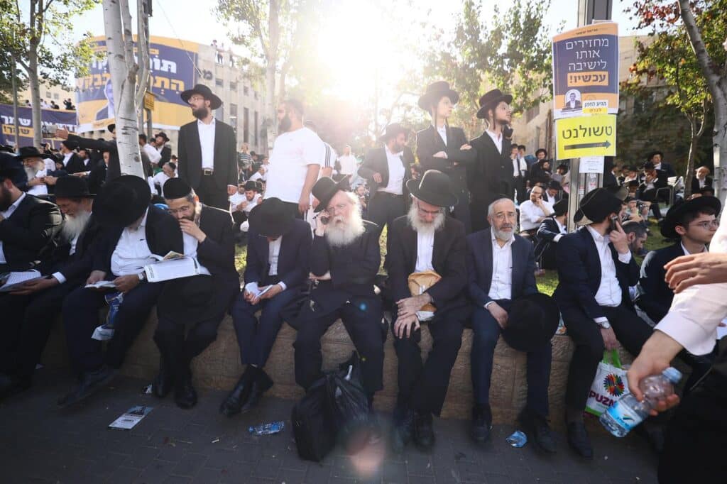 גלריה: רבבות אלפי ישראל מחו בכניסה לעיר הקודש