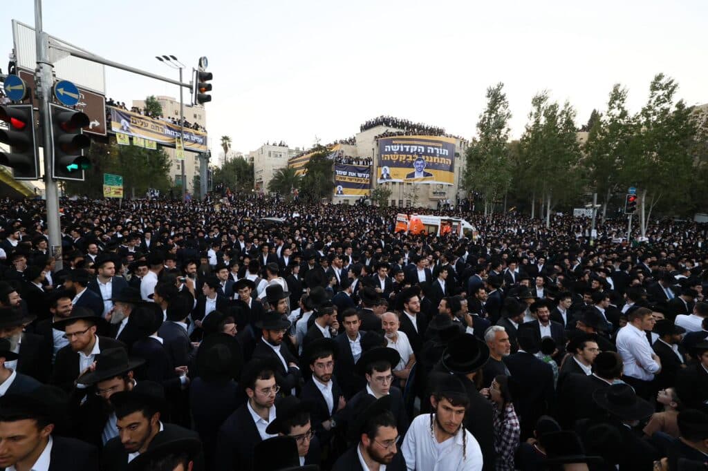 גלריה: רבבות אלפי ישראל מחו בכניסה לעיר הקודש