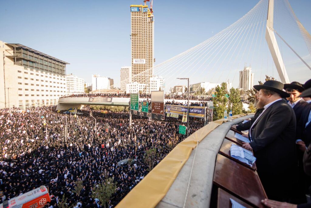 גלריה: רבבות אלפי ישראל מחו בכניסה לעיר הקודש