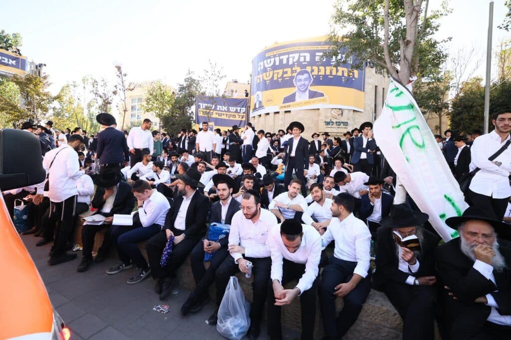 גלריה: רבבות אלפי ישראל מחו בכניסה לעיר הקודש