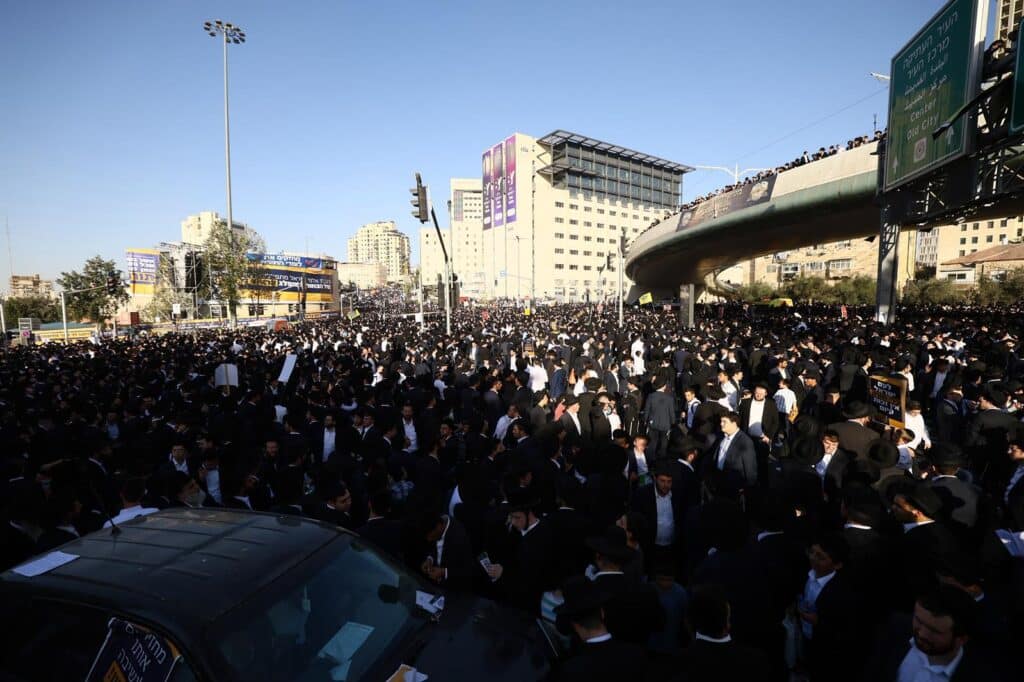 גלריה: רבבות אלפי ישראל מחו בכניסה לעיר הקודש