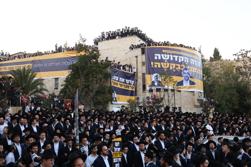 גלריה: רבבות אלפי ישראל מחו בכניסה לעיר הקודש