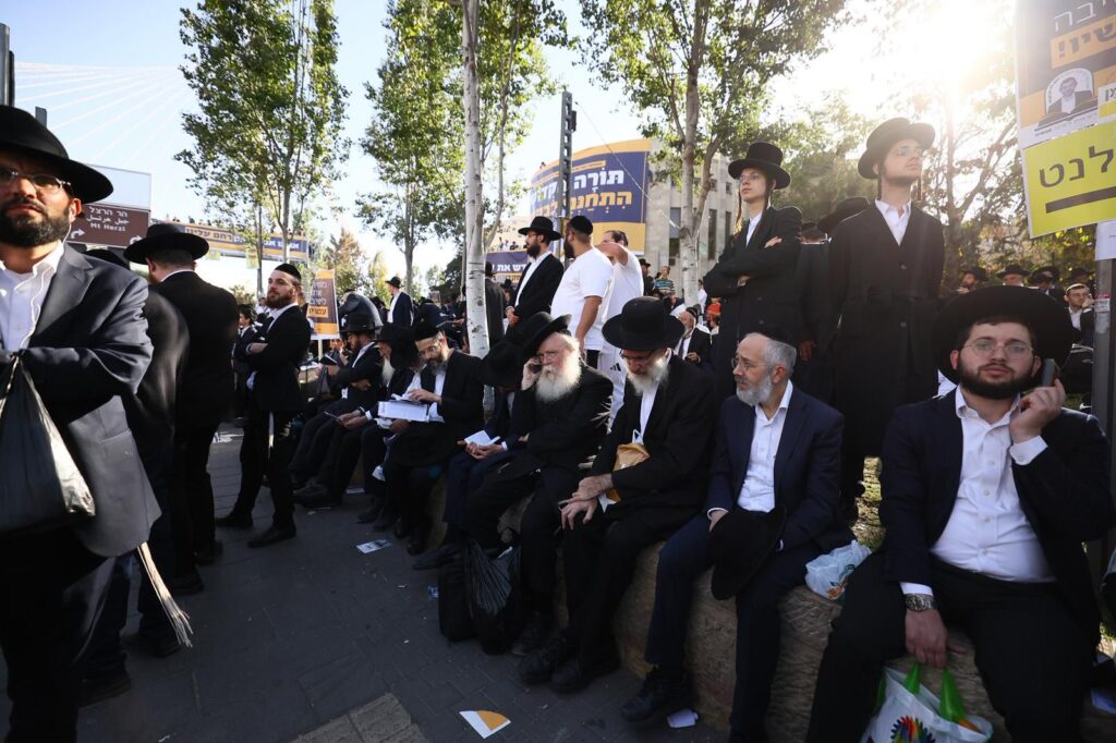גלריה: רבבות אלפי ישראל מחו בכניסה לעיר הקודש
