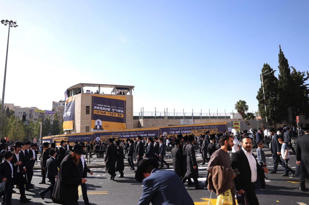 גלריה: רבבות אלפי ישראל מחו בכניסה לעיר הקודש