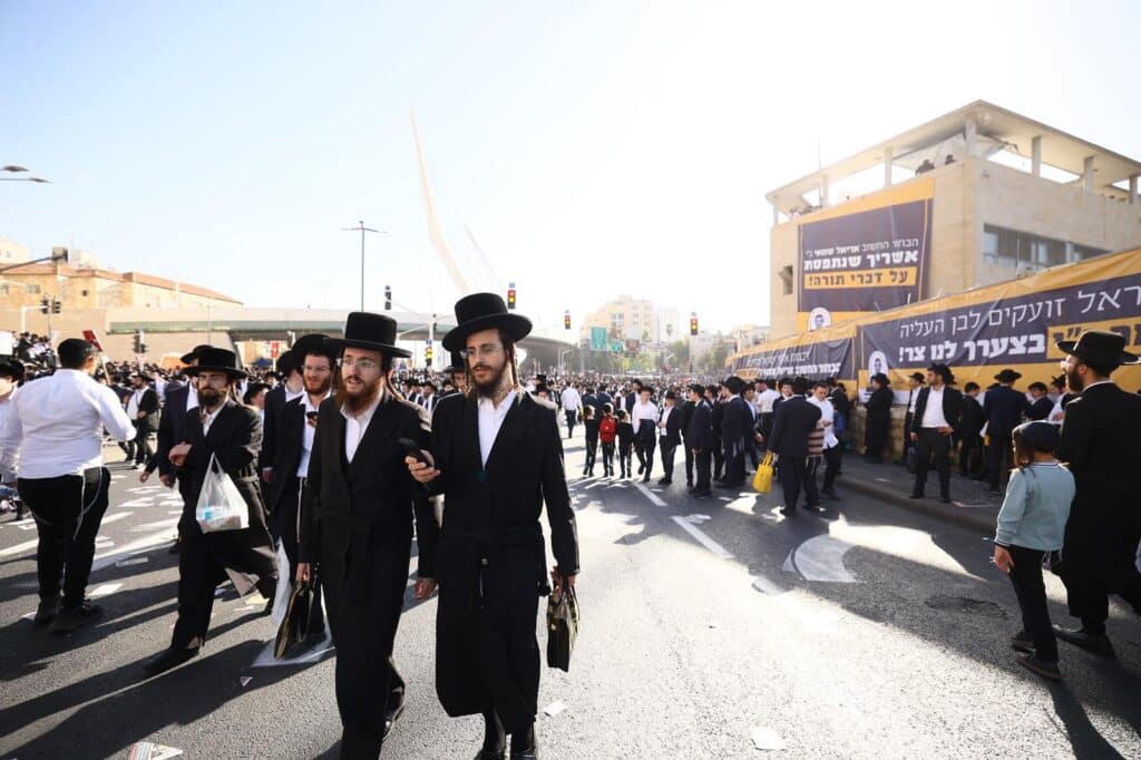 גלריה: רבבות אלפי ישראל מחו בכניסה לעיר הקודש