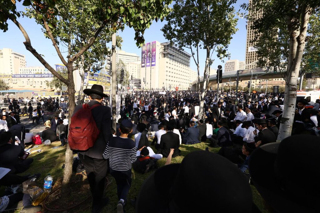 גלריה: רבבות אלפי ישראל מחו בכניסה לעיר הקודש