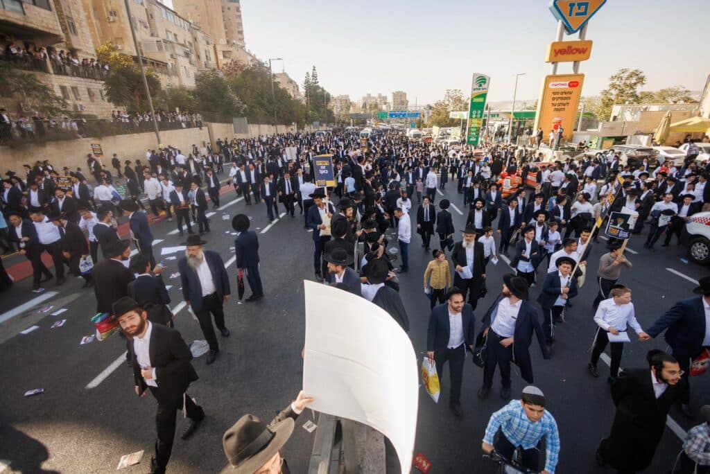 גלריה: רבבות אלפי ישראל מחו בכניסה לעיר הקודש