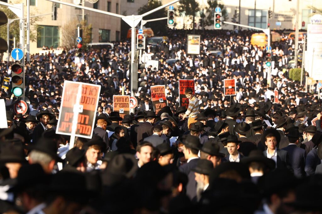 גלריה: רבבות אלפי ישראל מחו בכניסה לעיר הקודש