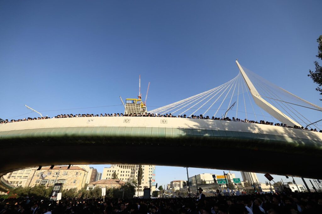 גלריה: רבבות אלפי ישראל מחו בכניסה לעיר הקודש