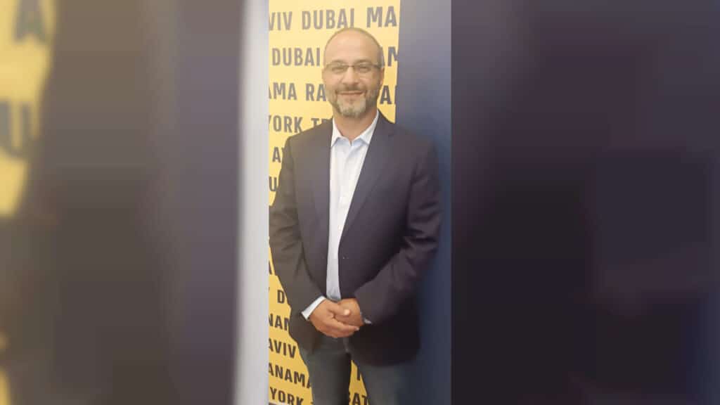 הנאיביות שעלתה לנו בדם: המזרחנים שנותרו לבד במדבר