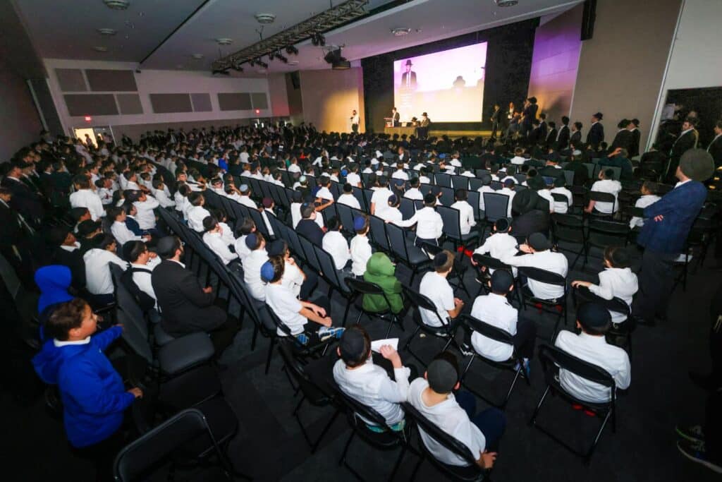 מרן הגר"ד לנדו הגיע לקליבלנד - המונים קיבלו את פניו