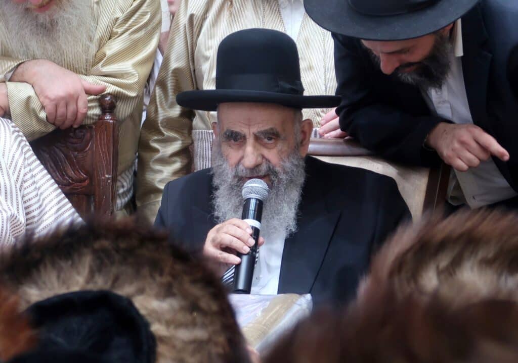 הגר"מ צדקה השתתף בשמחת בית השואבה של תולדות אהרון