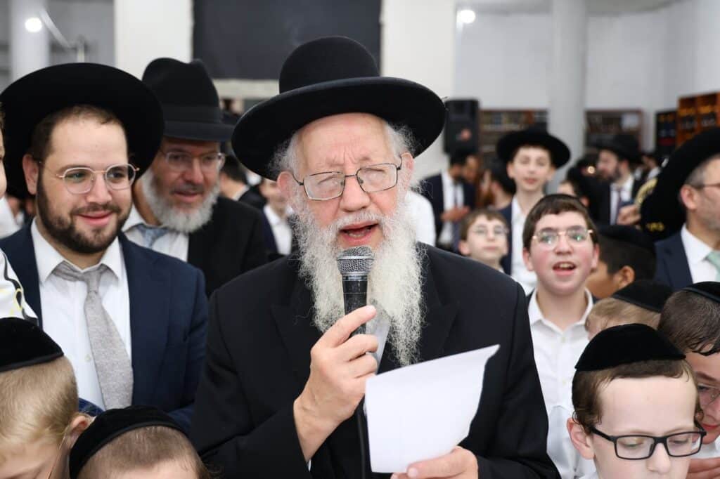 מאות מבני הקהילה השתתפו בהקפות שניות בביהכנ"ס 'החדש'