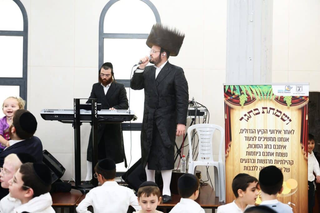 מאות מבני הקהילה השתתפו בהקפות שניות בביהכנ"ס 'החדש'