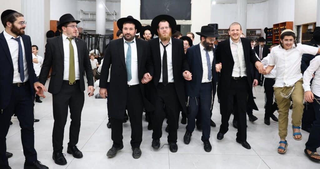 מאות מבני הקהילה השתתפו בהקפות שניות בביהכנ"ס 'החדש'