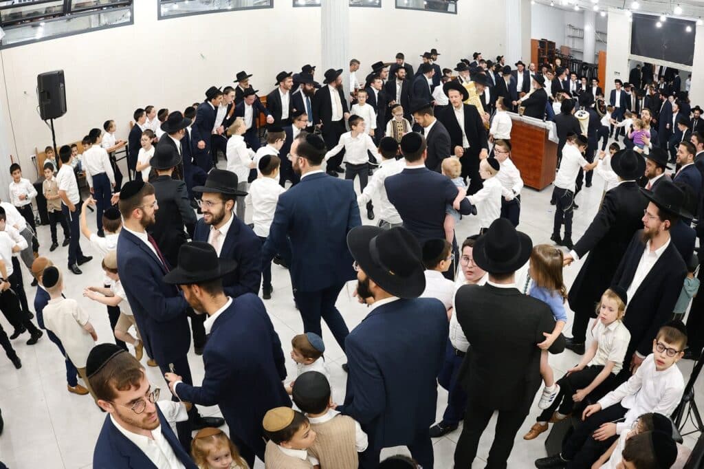 מאות מבני הקהילה השתתפו בהקפות שניות בביהכנ"ס 'החדש'