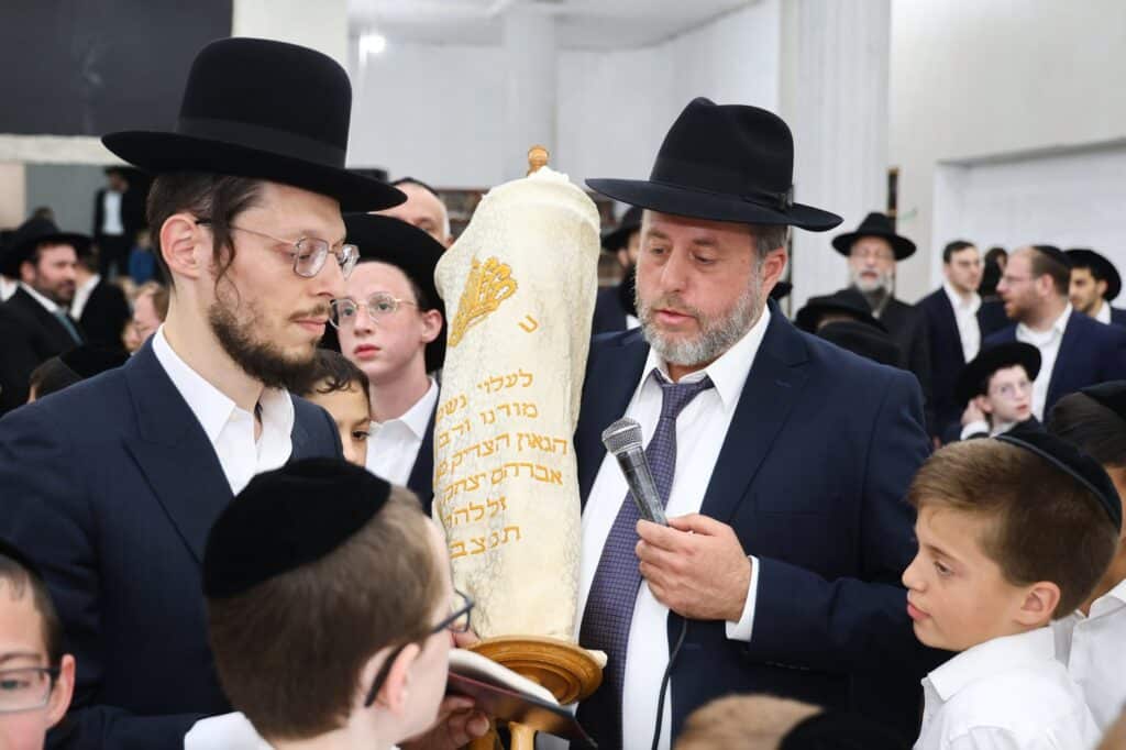 מאות מבני הקהילה השתתפו בהקפות שניות בביהכנ"ס 'החדש'