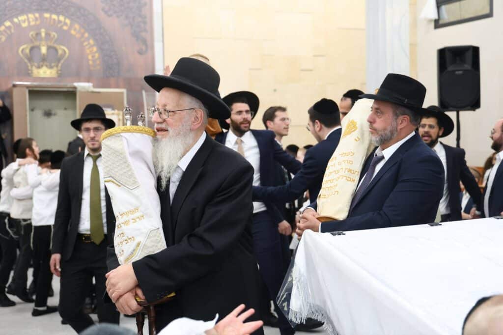 מאות מבני הקהילה השתתפו בהקפות שניות בביהכנ"ס 'החדש'