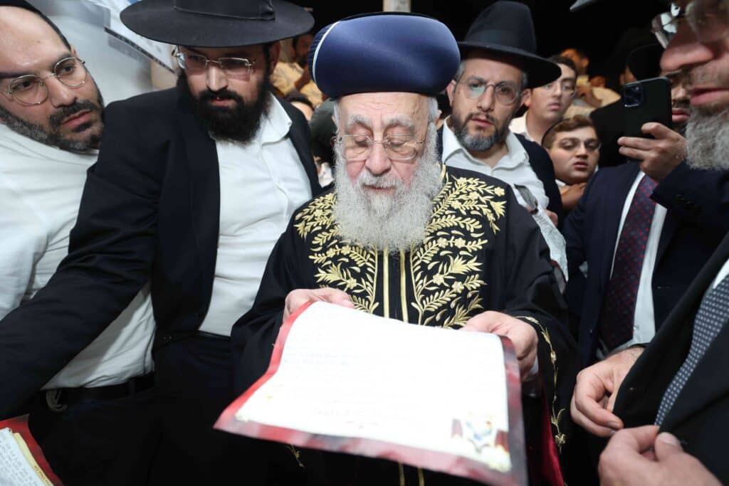 ביום השנה ה-י"ב: הראשון לציון עלה לציון אביו