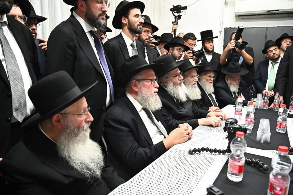 בראשות מרן הגרמ"ה הירש: מועצות גדולי התורה התכנסו בראשות מרן הגרמ"ה הירש: מועצות גדולי התורה התכנסו