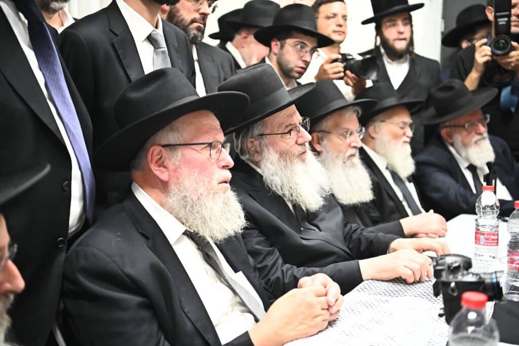 בראשות מרן הגרמ"ה הירש: מועצות גדולי התורה התכנסו בראשות מרן הגרמ"ה הירש: מועצות גדולי התורה התכנסו