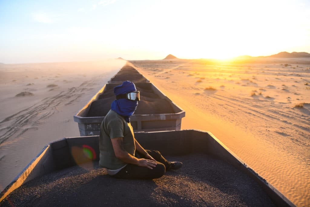 הצלם שחצה 130 גבולות: מהזמנה לדאעש ועד לצפון קוריאה