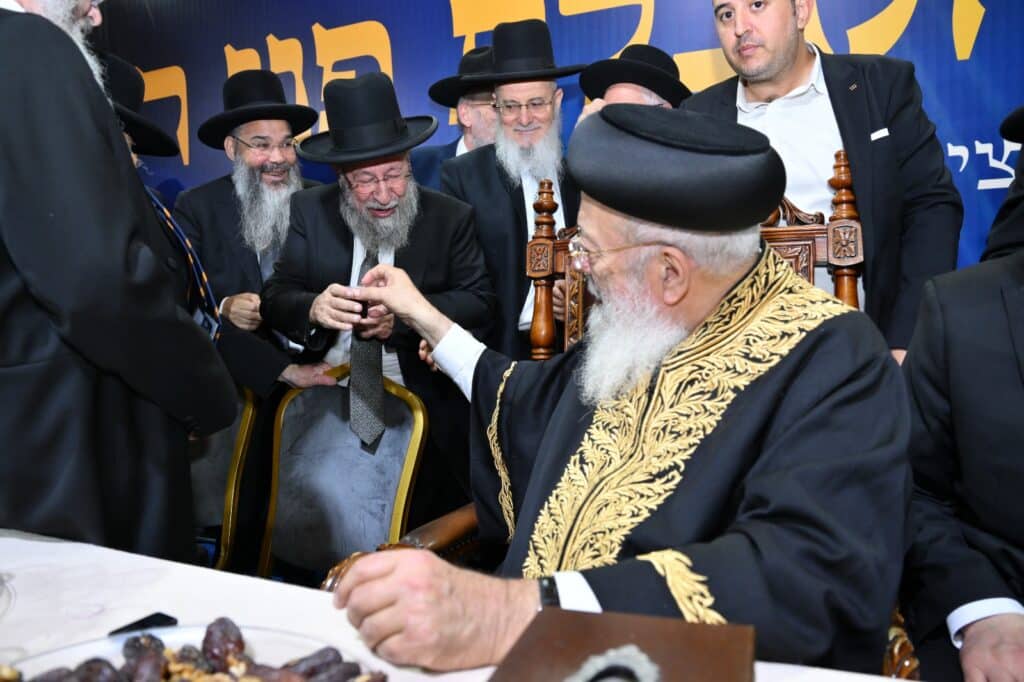 גלריה - מעמד הקבלת פני רבו לראשל"צ הגרש"מ עמאר