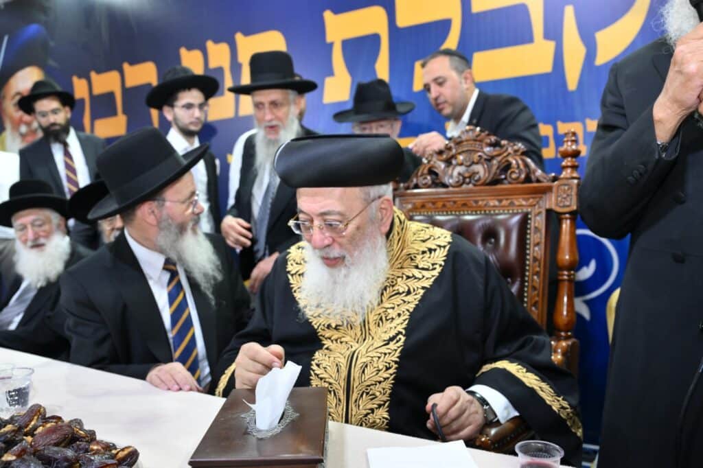 גלריה - מעמד הקבלת פני רבו לראשל"צ הגרש"מ עמאר