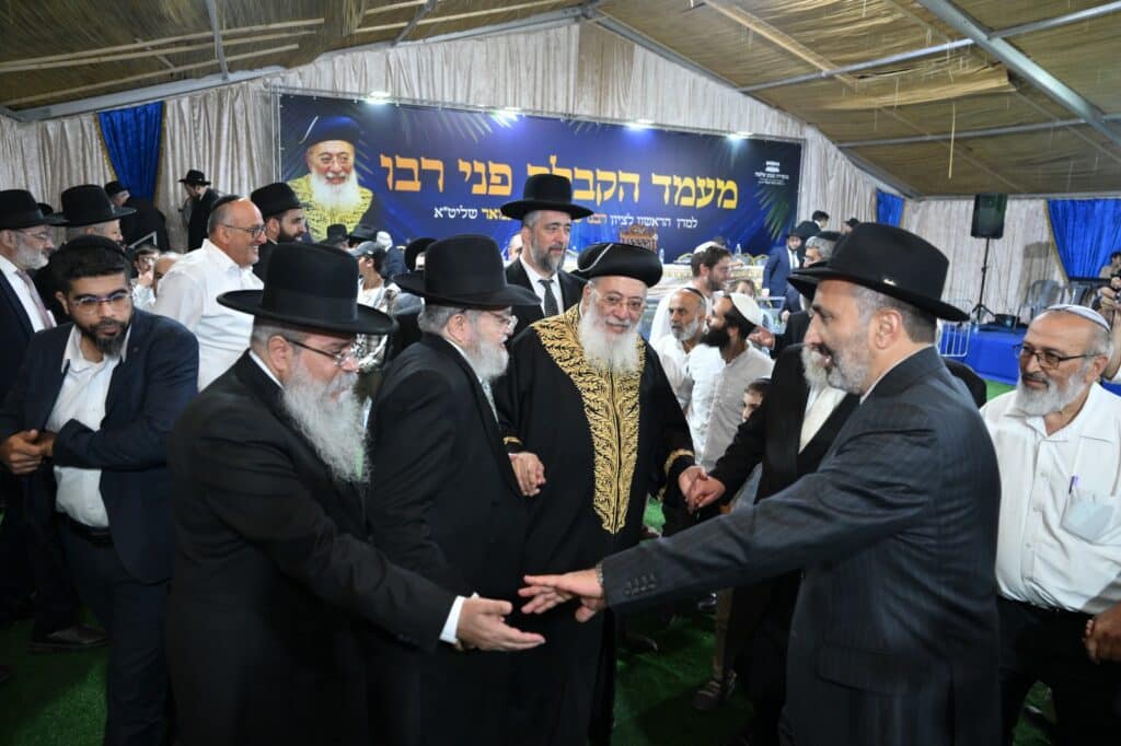 גלריה - מעמד הקבלת פני רבו לראשל"צ הגרש"מ עמאר