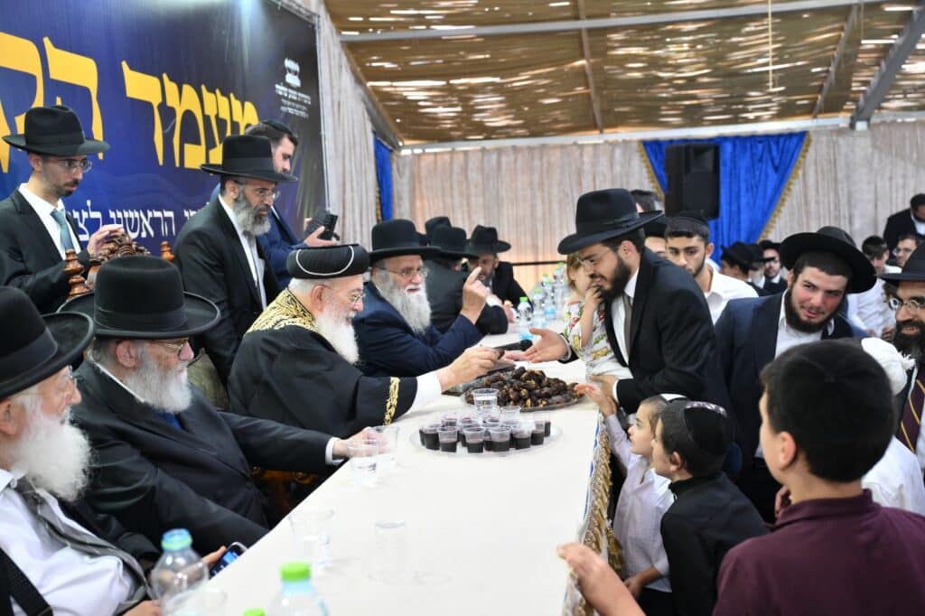 גלריה - מעמד הקבלת פני רבו לראשל"צ הגרש"מ עמאר