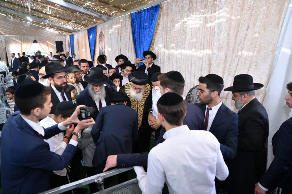 גלריה - מעמד הקבלת פני רבו לראשל"צ הגרש"מ עמאר