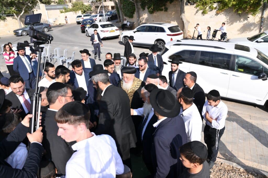 גלריה - מעמד הקבלת פני רבו לראשל"צ הגרש"מ עמאר