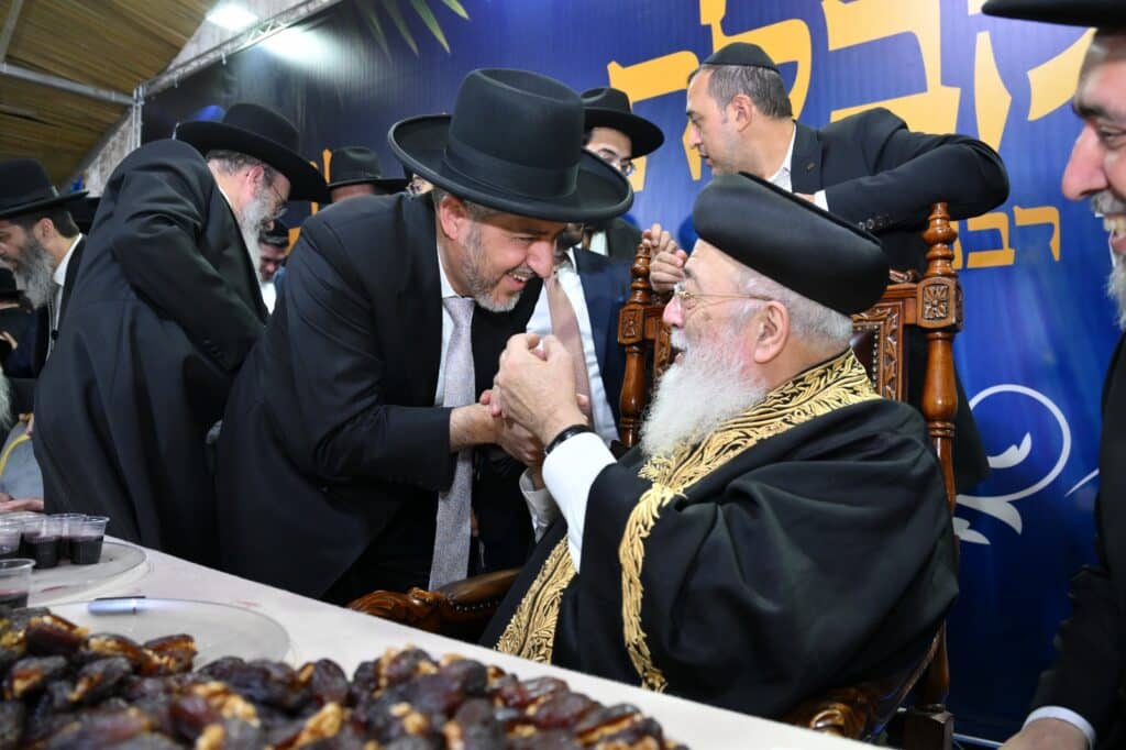 גלריה - מעמד הקבלת פני רבו לראשל"צ הגרש"מ עמאר