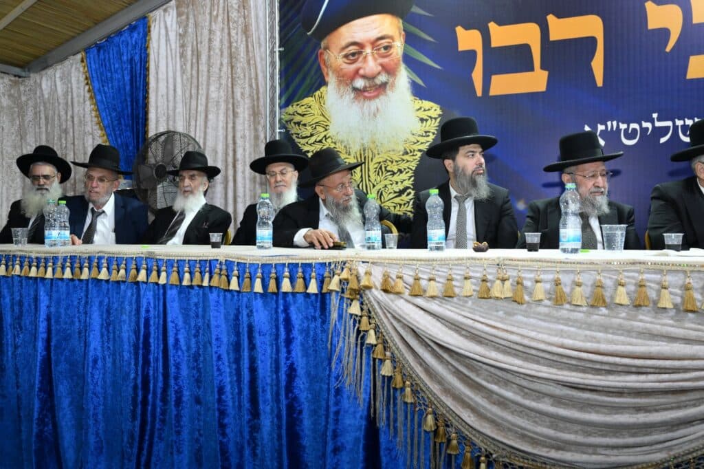 גלריה - מעמד הקבלת פני רבו לראשל"צ הגרש"מ עמאר