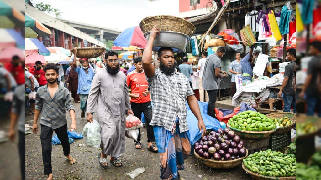 הצלם שחצה 130 גבולות: מהזמנה לדאעש ועד לצפון קוריאה