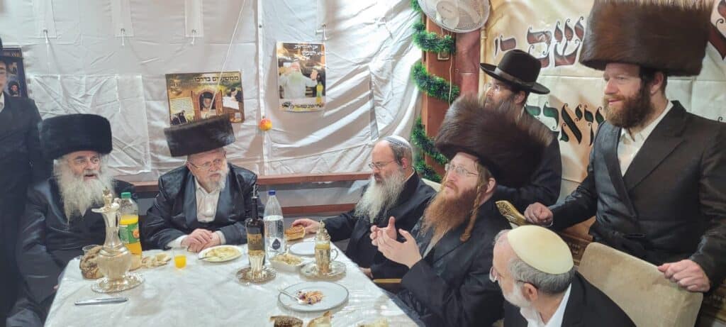 ירח האיתנים בחצר הקודש קאליב