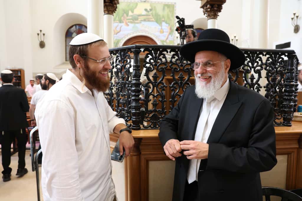 עשרות רבנים הקבילו את פני הרבנים הראשיים ביום שכולו תורה