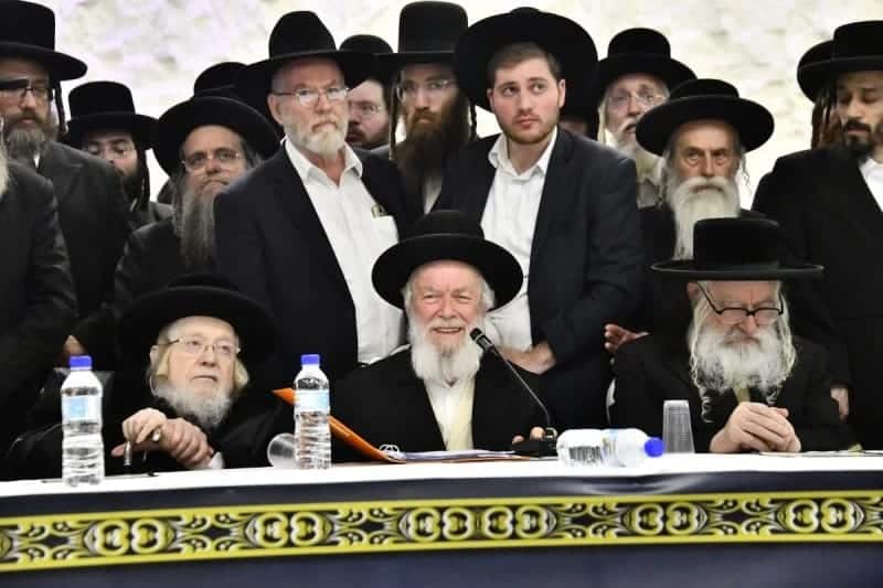 אנשי הצללים נחשפים: המשב"קים החברותות ונאמני הבית