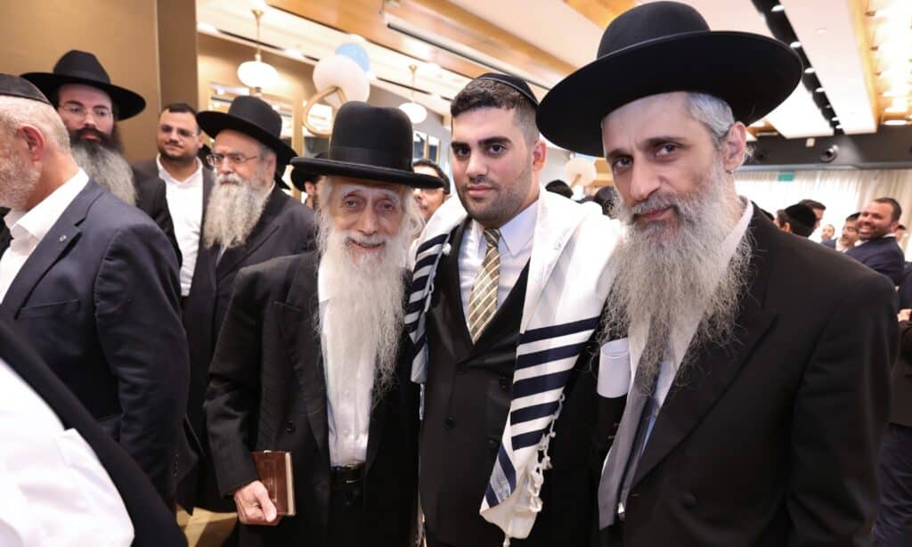 אנשי הסוד נחשפים: סדר היום, נאמני הבית והמשפיעים