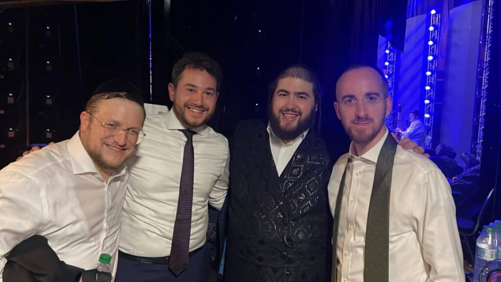 איצקוביץ': הדירה החדשה של ענק הזמר והציצית של 4 ק"ג