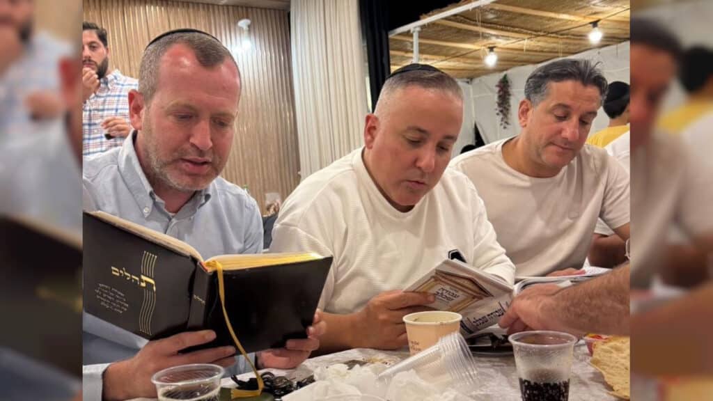 איצקוביץ': הדירה החדשה של ענק הזמר והציצית של 4 ק"ג