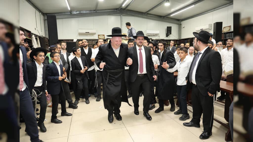 איצקוביץ': הדירה החדשה של ענק הזמר והציצית של 4 ק"ג