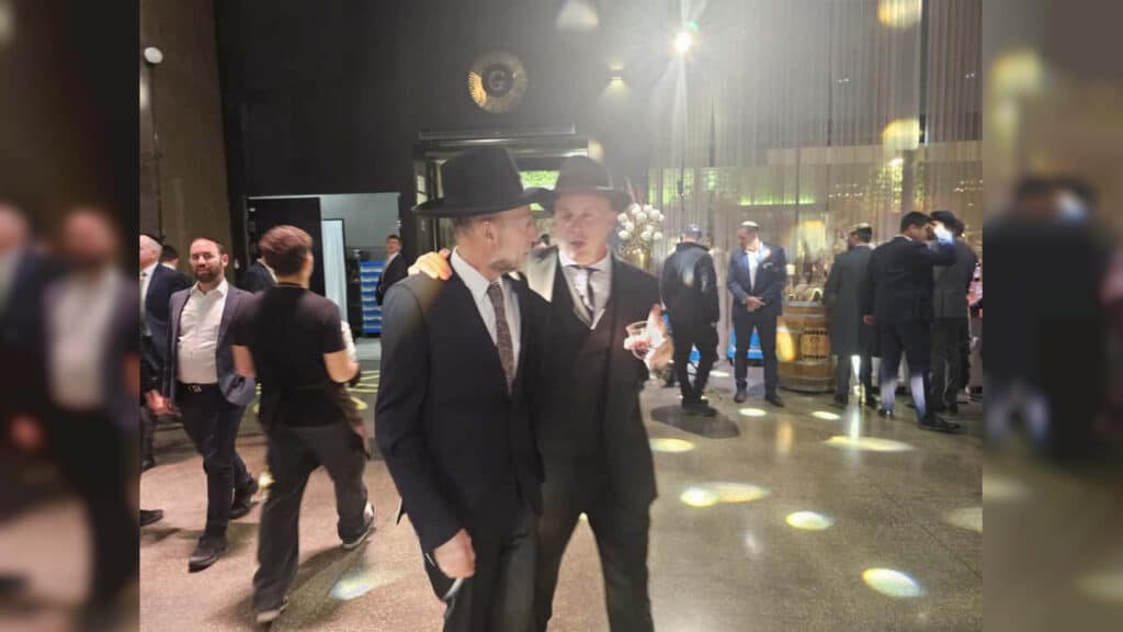 איצקוביץ': הדירה החדשה של ענק הזמר והציצית של 4 ק"ג