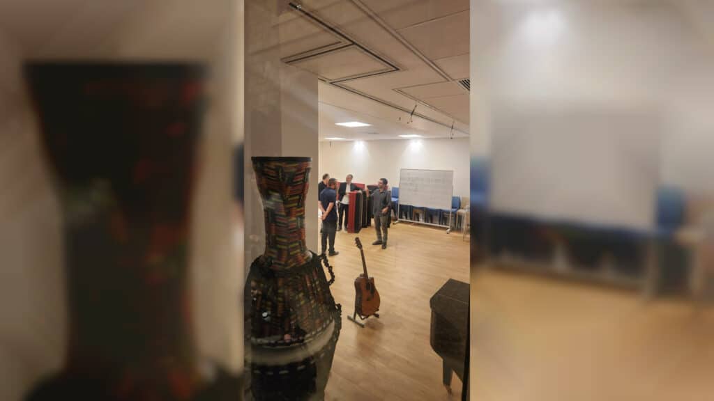 איצקוביץ': הדירה החדשה של ענק הזמר והציצית של 4 ק"ג