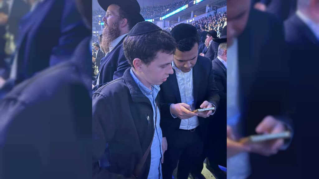 איצקוביץ': הדירה החדשה של ענק הזמר והציצית של 4 ק"ג