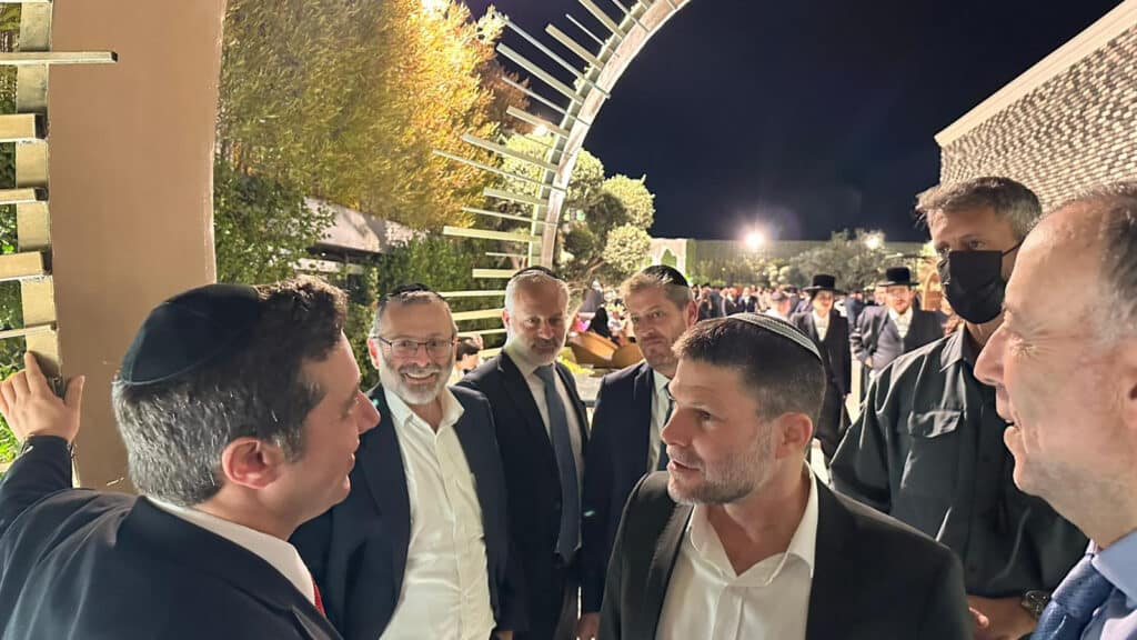 איצקוביץ': הדירה החדשה של ענק הזמר והציצית של 4 ק"ג